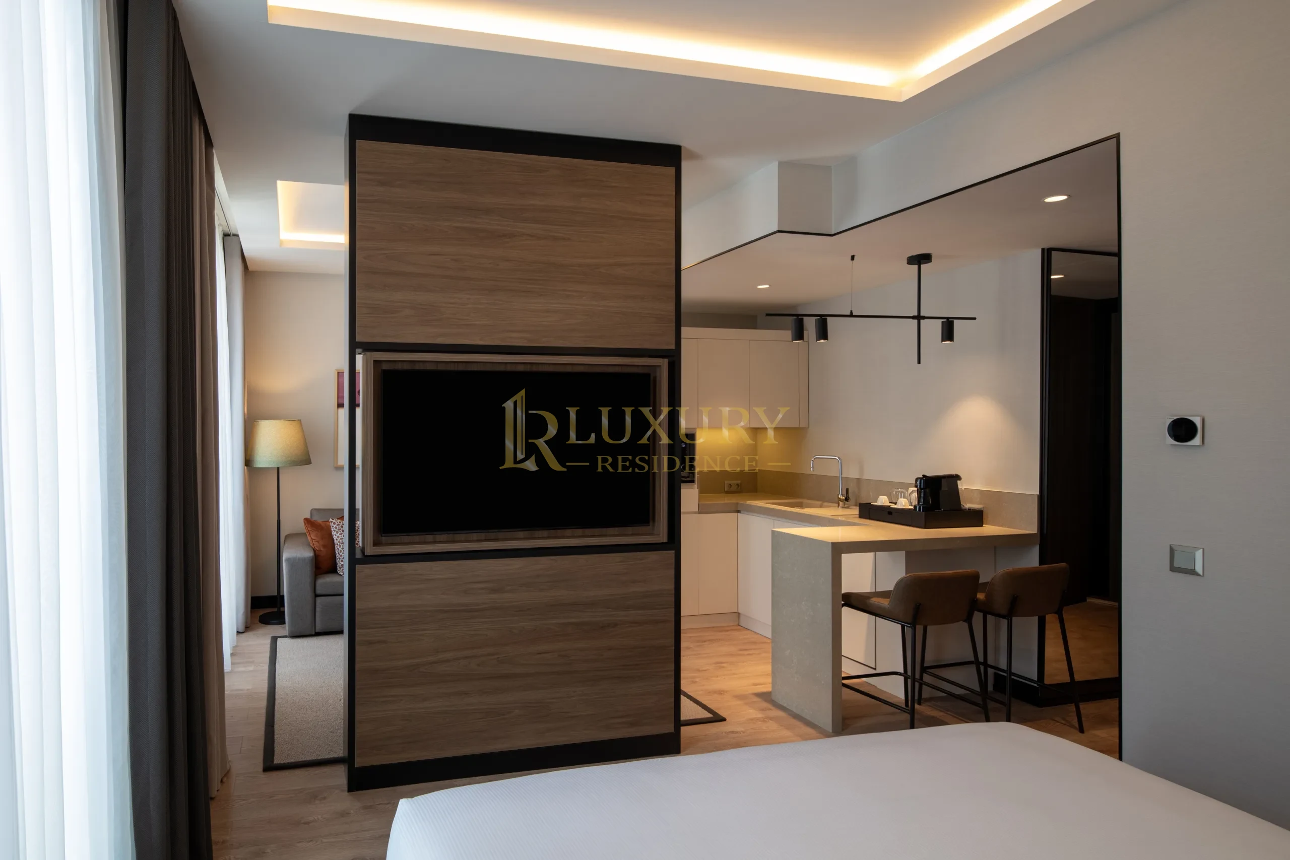Asia | Lüx 1+0 | Gym&Pool | King Yataklı Delüks Oda | Otel Hizmetli